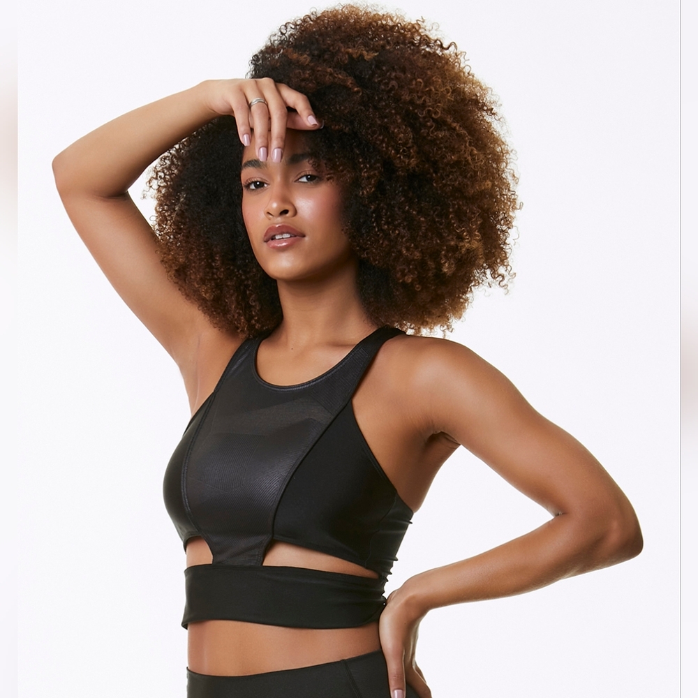 Black Cutout Sports Bra Cropprd Marte